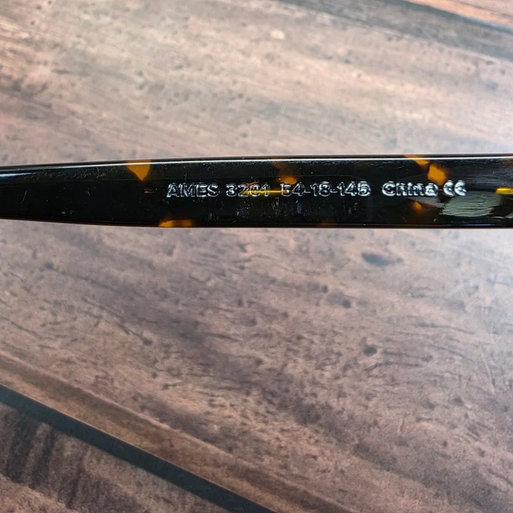 Warby Parker noticeable scratching